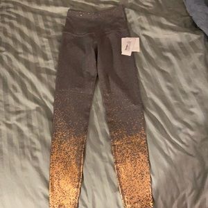 BEYOND YOGA LEGGINGS - NWT
